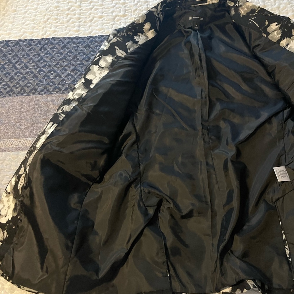 INC International Concepts Monochrome Floral Blazer - Picture 3 of 5